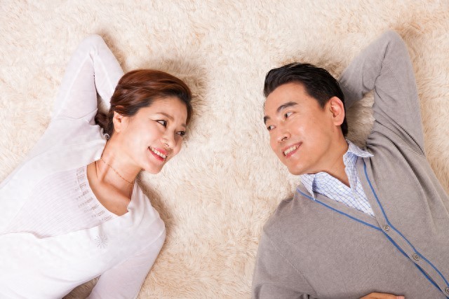 面对父母提出不合理的要求时，该怎样面对？