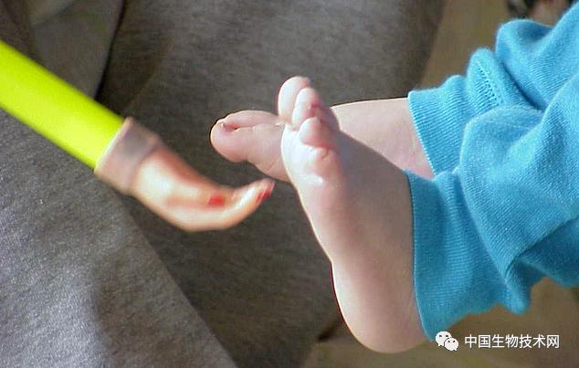 请问我喜欢被挠脚心是怎么回事