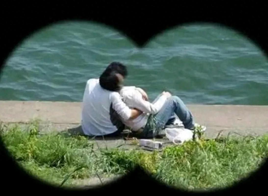 我很爱我的老婆 但还是喜欢让老婆去找别人